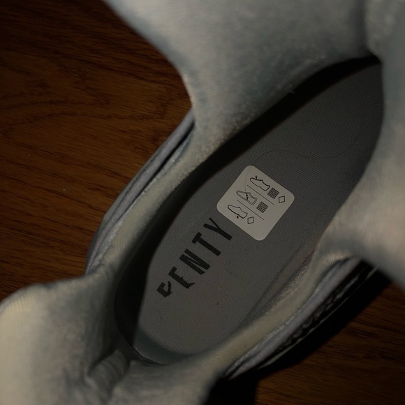 Puma - Picture 4 of 6